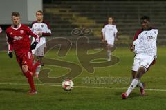 Regionalliga Bayern - FC Ingolstadt 04 II - VfR Garching - rechts Aloy Ihenacho (11) schießt auf das Tor