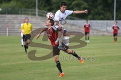 Regionalliga Bayern - FC Ingolstadt 04 II - FC Eintracht Bamberg - Kopfballduell Andreas Buchner (16) gegen David Najem (Bamberg) rechts