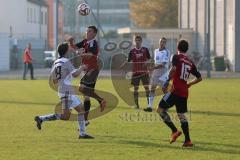 Regionalliga Bayern - FC Ingolstadt 04 II - FC Memmingen - mitte Albano Gashi (20) oben am Ball