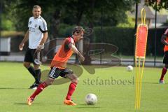 Regionalliga Bayern - FC Ingolstadt 04 II - U23 - Trainingsauftakt 2014/2015 - Training Trainer Tommy Stipic hinten beobachtet Andreas Buchner