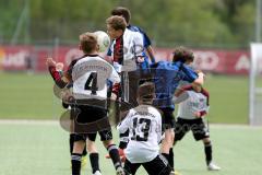 U13 - D-Junioren - FC Ingolstadt 04 - JFG Pfaffenhofen - Wöhrl Nicolai #5 weiss FC Ingolstadt 04 - Riedl Fabio #4 weiss FC Ingolstadt - Keidel Felix #13 weiss FC Ingolstadt - Schwertfirm Ilyas #6 blau Pfaffenhofen - Foto: Jürgen Meyer