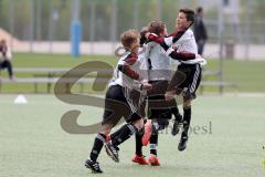 U13 - D-Junioren - FC Ingolstadt 04 - JFG Pfaffenhofen - Wöhrl Nicolai #5 weiss freut sich über sein Tor - Loshaj Liridon #9 weiss FC Ingolstadt 04 - Foto: Jürgen Meyer