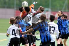 U13 - D-Junioren - FC Ingolstadt 04 - JFG Pfaffenhofen - Wöhrl Nicolai #5 weiss FC Ingolstadt 04 - Alisanovic Benito #11 weiss FC Ingolstadt 04 - Rahimi Darius Torwart Pfaffenhofen - Lugscheider Paul #7 blau Pfaffenhofen - Foto: Jürgen Meyer