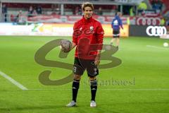 1. BL - Saison 2015/2016 - FC Ingolstadt 04 - Hamburger SV - Romain Brègerie (#18 FC Ingolstadt 04) beim warm machen - Foto: Jürgen Meyer