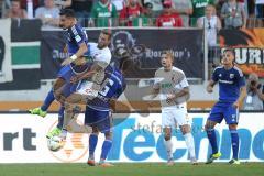 1. Bundesliga - Fußball - FC Augsburg - FC Ingolstadt 04 - Benjamin Hübner (5, FCI) und Tim Matavz (FCA 23) und Alfredo Morales (6, FCI)