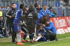 1. Bundesliga - Fußball - Hamburger SV - FC Ingolstadt 04 - wird am Spielfeld genäht Mathew Leckie (7, FCI)