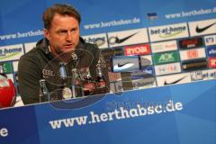 1. Bundesliga - Fußball - Hertha BSC  Berlin - FC Ingolstadt 04 - Pressekonferenz nach dem Spiel Cheftrainer Ralph Hasenhüttl (FCI) verärgert, nachdenklich