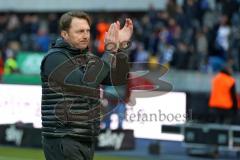 1. Bundesliga - Fußball - Hertha BSC  Berlin - FC Ingolstadt 04 - Niederlage Spiel ist aus, Spieler und Cheftrainer Ralph Hasenhüttl (FCI) bedanken sich bei den mitgereisten Fans