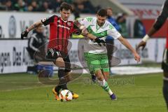 1. Bundesliga - Fußball - VfL Wolfsburg - FC Ingolstadt 04 -  Pascal Groß (10, FCI) gegen Daniel Caligiuri (Wolfsburg 7)