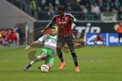 1. Bundesliga - Fußball - VfL Wolfsburg - FC Ingolstadt 04 -  Danny da Costa (21, FCI) und hinten Daniel Caligiuri (Wolfsburg 7)