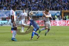 1. Bundesliga - Fußball - SV Darmstadt 98 - FC Ingolstadt 04 - mitte Marcel Heller (20 Darmstadt 98) rechts trickst Robert Bauer (23, FCI)