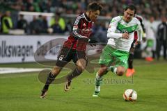 1. Bundesliga - Fußball - VfL Wolfsburg - FC Ingolstadt 04 -  Alfredo Morales (6, FCI) gegen Marcel Schäfer (Wolfsburg 4)