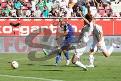 1. Bundesliga - Fußball - FC Augsburg - FC Ingolstadt 04 - Moritz Hartmann (9, FCI) verfehlt das Tor