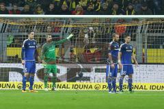 1. Bundesliga - Fußball - Borussia Dortmund - FC Ingolstadt 04 - Torwart Ramazan Özcan (1, FCI) gibt Anweisungen