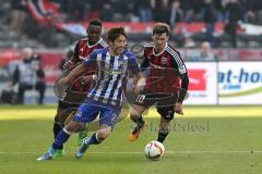 1. Bundesliga - Fußball - Hertha BSC  Berlin - FC Ingolstadt 04 - mitte Genki Haraguchilinks Roger de Oliveira Bernardo (8, FCI) rechts Pascal Groß (10, FCI)