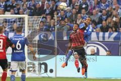 1. BL - Saison 2015/2016 - Schalke 04 - FC Ingolstadt 04 - Elias Kachunga (#25 FC Ingolstadt 04) - Joel Matip (32, Schalke) -  Foto: Jürgen Meyer