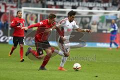 1. Bundesliga - Fußball - Eintracht Frankfurt - FC Ingolstadt 04 - Bastian Oczipka (6 Frankfurt) und rechts Darío Lezcano (37, FCI)