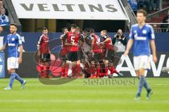 1. BL - Saison 2015/2016 - Schalke 04 - FC Ingolstadt 04 -  Die Spieler bejubeln den Führungstreffer zum 0:1 von Tobias Levels (#28 FC Ingolstadt 04) - Jubel - Foto: Jürgen Meyer