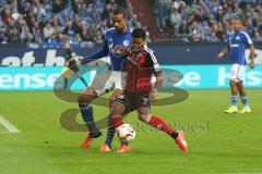 1. BL - Saison 2015/2016 - Schalke 04 - FC Ingolstadt 04 -  Elias Kachunga (#25 FC Ingolstadt 04) - Fabian Giefer (34, Schalke) - Foto: Jürgen Meyer