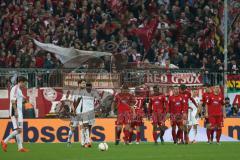 1. Bundesliga - Fußball - FCBayern - FC Ingolstadt 04 - Tor für Bayern 1:0 durch Robert Lewandowski (9 Bayern), die Ingolstädter lassen Kopf hängen,