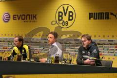 1. Bundesliga - Fußball - Borussia Dortmund - FC Ingolstadt 04 - Pressekonferenz nach dem Spiel, Cheftrainer Ralph Hasenhüttl (FCI) spricht Klartext zu den Vorfällen, links Cheftrainer Thomas Tuchel (BVB Trainer)