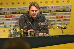 1. Bundesliga - Fußball - Borussia Dortmund - FC Ingolstadt 04 - Pressekonferenz nach dem Spiel, Cheftrainer Ralph Hasenhüttl (FCI) spricht Klartext zu den Vorfällen