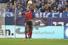 1. BL - Saison 2015/2016 - Schalke 04 - FC Ingolstadt 04 -  Elias Kachunga (#25 FC Ingolstadt 04) - Joel Matip (32, Schalke) - Foto: Jürgen Meyer