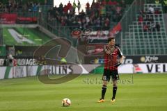 1. Bundesliga - Fußball - VfL Wolfsburg - FC Ingolstadt 04 -  Freistoß Pascal Groß (10, FCI), hinten Fans