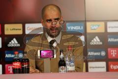 1. Bundesliga - Fußball - FCBayern - FC Ingolstadt 04 - Pressekonferenz, Cheftrainer Ralph Hasenhüttl (FCI) und Cheftrainer Josep Pep Guardiola (Bayern)