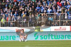 1. Bundesliga - Fußball - SV Darmstadt 98 - FC Ingolstadt 04 - FCI Niederlage 2:0, Benjamin Hübner (5, FCI) alleine am Boden