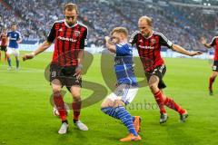 1. BL - Saison 2015/2016 - Schalke 04 - FC Ingolstadt 04 -  Moritz Hartmann (#9 FC Ingolstadt 04) - Max Meyer (7, Schalke) -Tobias Levels (#28 FC Ingolstadt 04) -  Foto: Jürgen Meyer