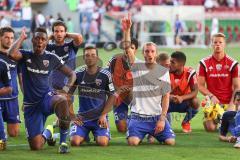 1. Bundesliga - Fußball - FC Augsburg - FC Ingolstadt 04 - Jubel Sieg mit den Fans Humba Tanz, Roger de Oliveira Bernardo (8, FCI) Markus Suttner (29, FCI)  Moritz Hartmann (9, FCI)