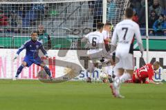 1. BL - Saison 2015/2016 - Hannover 96 - FC Ingolstadt 04 - Ramazan Özcan (#1 FC Ingolstadt 04) - Alfredo Morales (#6 FC Ingolstadt 04) - Mathew Leckie (#7 FC Ingolstadt 04) - Bech (#17 Hannover) - Foto: Jürgen Meyer
