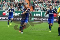 1. BL - Saison 2015/2016 - Werder Bremen - FC Ingolstadt 04 - Moritz Hartmann (#9 FC Ingolstadt 04) schießt den 0:1 Führungstreffer per Elfmeter - Stefan Lex (#14 FC Ingolstadt 04) -  Tor - Jubel - Foto: Jürgen Meyer