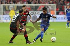 1. Bundesliga - Fußball - Bayer 04 Leverkusen - FC Ingolstadt 04 - Toprak, Ömer (Leverkusen 21) Aranguiz, Charles (Leverkusen 20) Darío Lezcano (37, FCI)