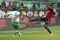 1. Bundesliga - Fußball - VfL Wolfsburg - FC Ingolstadt 04 -  Marcel Schäfer (Wolfsburg 4) und Danny da Costa (21, FCI)