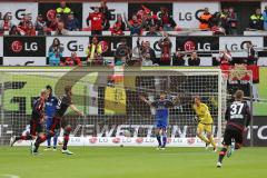 1. Bundesliga - Fußball - Bayer 04 Leverkusen - FC Ingolstadt 04 - Tor für Bayer Leverkusen rechts Torwart Örjan Haskjard Nyland (26, FCI) schimpft, Markus Suttner (29, FCI)  hebt die Arme