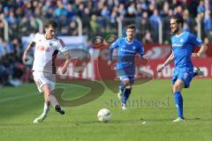 1. Bundesliga - Fußball - SV Darmstadt 98 - FC Ingolstadt 04 - Pascal Groß (10, FCI) Mario Vrancic (6 Darmstadt 98) rechts