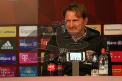 1. Bundesliga - Fußball - FCBayern - FC Ingolstadt 04 - Pressekonferenz, Cheftrainer Ralph Hasenhüttl (FCI) und Cheftrainer Josep Pep Guardiola (Bayern)