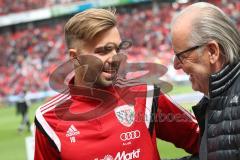 1. Bundesliga - Fußball - Bayer 04 Leverkusen - FC Ingolstadt 04 - Lukas Hinterseer (16, FCI) Vorsitzender des Vorstandes Peter Jackwerth (FCI)