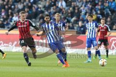 1. Bundesliga - Fußball - Hertha BSC  Berlin - FC Ingolstadt 04 - links Max Christiansen (19, FCI) mitte Tolga Cigerci (Hertha 17)