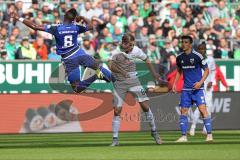 1. BL - Saison 2015/2016 - Werder Bremen - FC Ingolstadt 04 - Roger de Oliveira Bernardo (#8 FC Ingolstadt 04) - Aron Johannsson (Bremen) - Foto: Jürgen Meyer