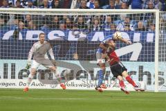 1. BL - Saison 2015/2016 - Schalke 04 - FC Ingolstadt 04 -  Moritz Hartmann (#9 FC Ingolstadt 04) - Benedikt Höwedes (4, Schalke) - Foto: Jürgen Meyer