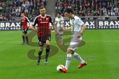 1. Bundesliga - Fußball - Borussia Mönchengladbach - FC Ingolstadt 04 - Lukas Hinterseer (16, FCI) beim Forechecking. Foto: Adalbert Michalik