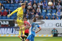 1. Bundesliga - Fußball - TSG 1899 Hoffenheim - FC Ingolstadt 04 - Torwart Örjan Haskjard Nyland (26, FCI) klärt den Ball durch Kopfball, Marvin Matip (34, FCI) Andrej Kramaric (TSG 27)