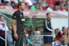 1. Bundesliga - Fußball - FC Augsburg - FC Ingolstadt 04 - Cheftrainer Ralph Hasenhüttl (FCI) wartet auf den Schlußpfiff