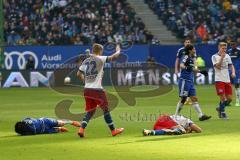 1. Bundesliga - Fußball - Hamburger SV - FC Ingolstadt 04 - Zusammenstoß, Mathew Leckie (7, FCI) links Mitte Ostrzolek, Matthias (22 HSV)