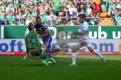 1. BL - Saison 2015/2016 - Werder Bremen - FC Ingolstadt 04 - Ramazan Özcan (#1 FC Ingolstadt 04) - Roger de Oliveira Bernardo (#8 FC Ingolstadt 04) - Fin Bartels (Bremen) - Foto: Jürgen Meyer