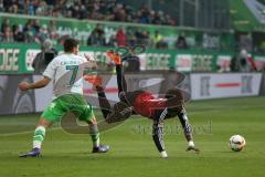 1. Bundesliga - Fußball - VfL Wolfsburg - FC Ingolstadt 04 -  Daniel Caligiuri (Wolfsburg 7) foult Danny da Costa (21, FCI)