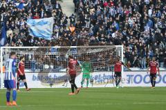 1. Bundesliga - Fußball - Hertha BSC  Berlin - FC Ingolstadt 04 - Tor das 2:0 für Berlin, Torwart Ramazan Özcan (1, FCI) schimpft, Romain Brégerie (18, FCI) Moritz Hartmann (9, FCI) Roger de Oliveira Bernardo (8, FCI) Marvin Matip (34, FCI)